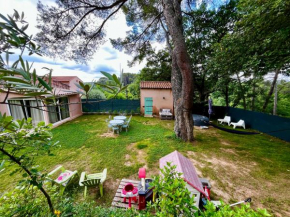 Maison provençale au calme de la campagne avec Jacuzzi